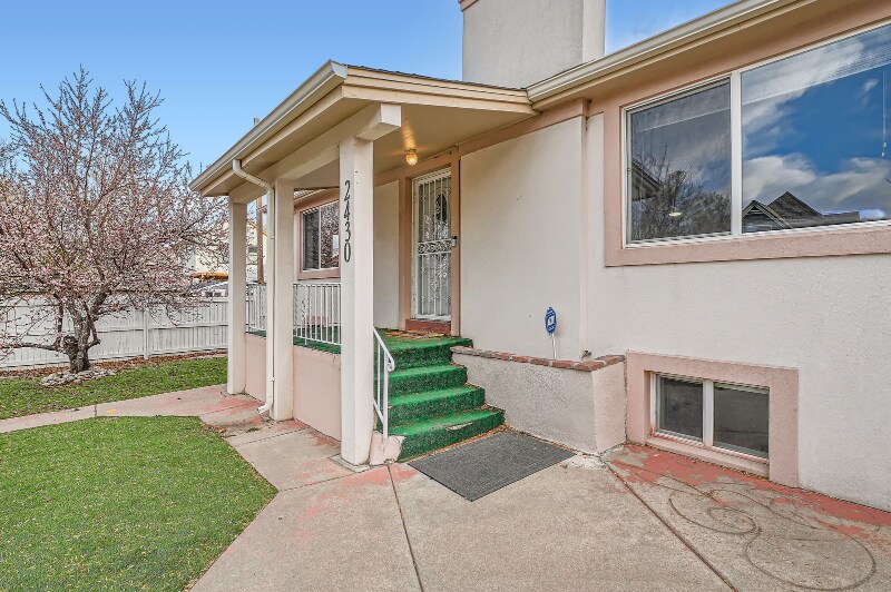 Building Photo - 2430 W 39th Ave
