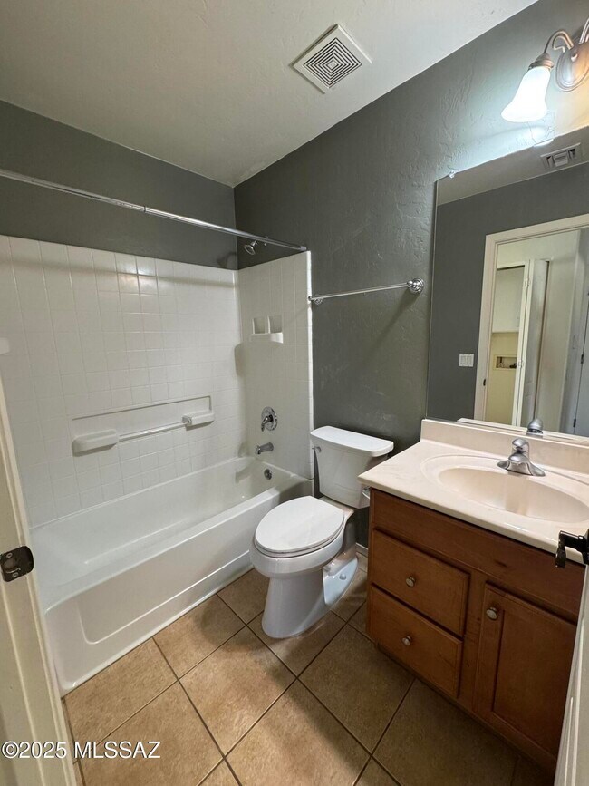 Building Photo - 6590 E Cooperstown Dr