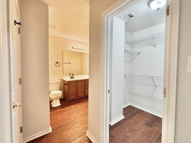 Building Photo - 2715 Moonrock