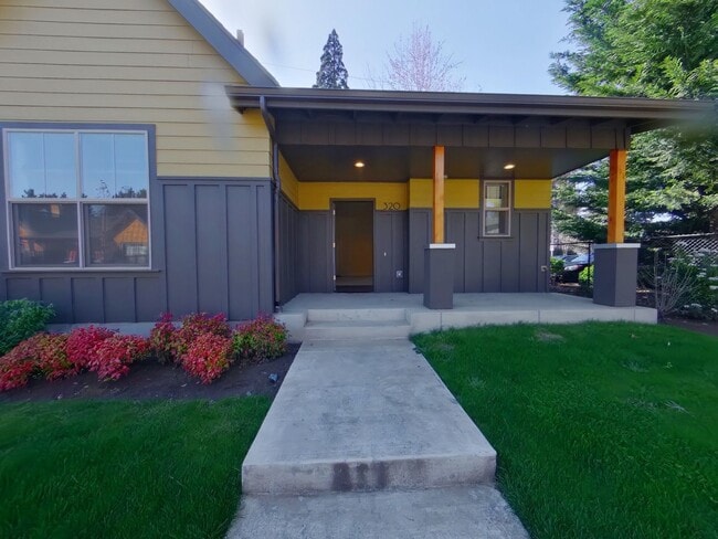 Building Photo - Newer Duplex Near Autzen Stadium - 3Bed/2B...