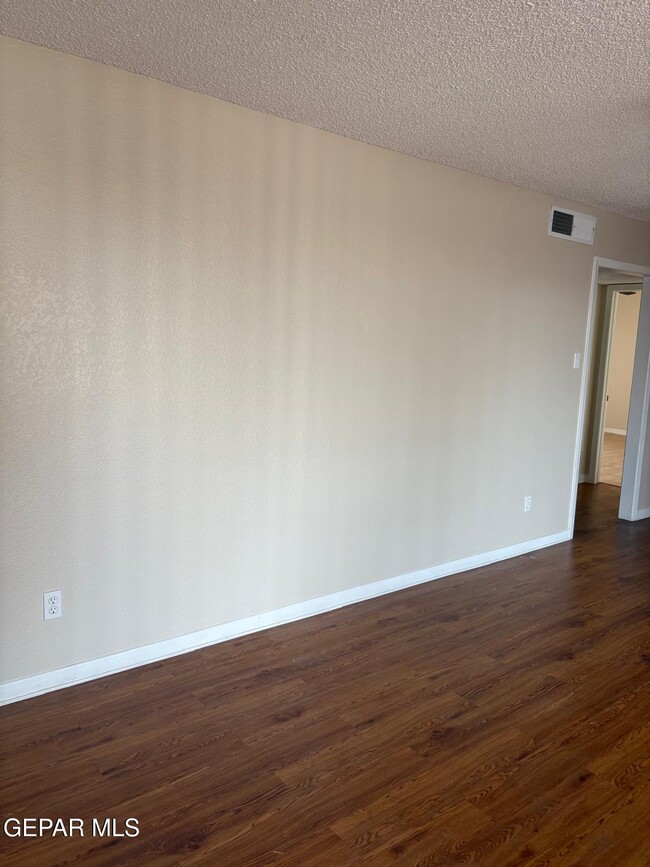 Building Photo - 7127 Orizaba Ave