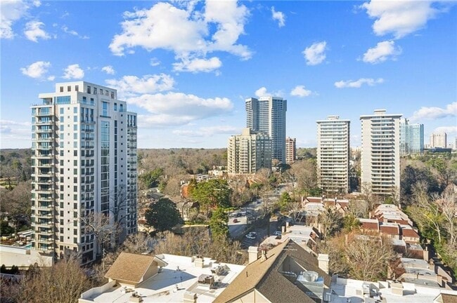 Primary Photo - 2479 Peachtree Rd NE