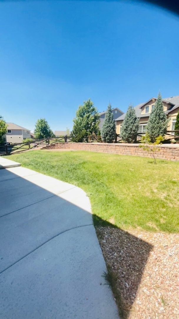 Building Photo - Don't miss the opportunity to make this wonderful house your next home.