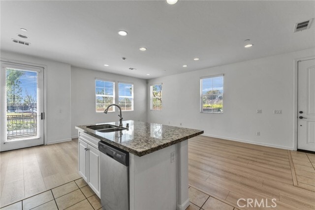 Building Photo - 2904 E Via Fiano