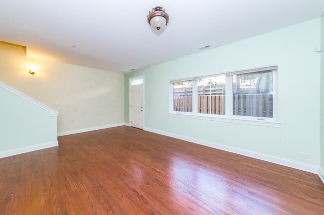 Building Photo - 1193 S Grove Ave