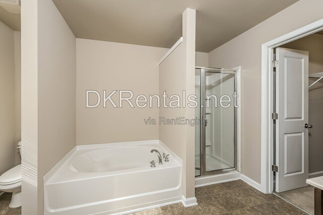 Building Photo - 4102 Dahlgreen Way