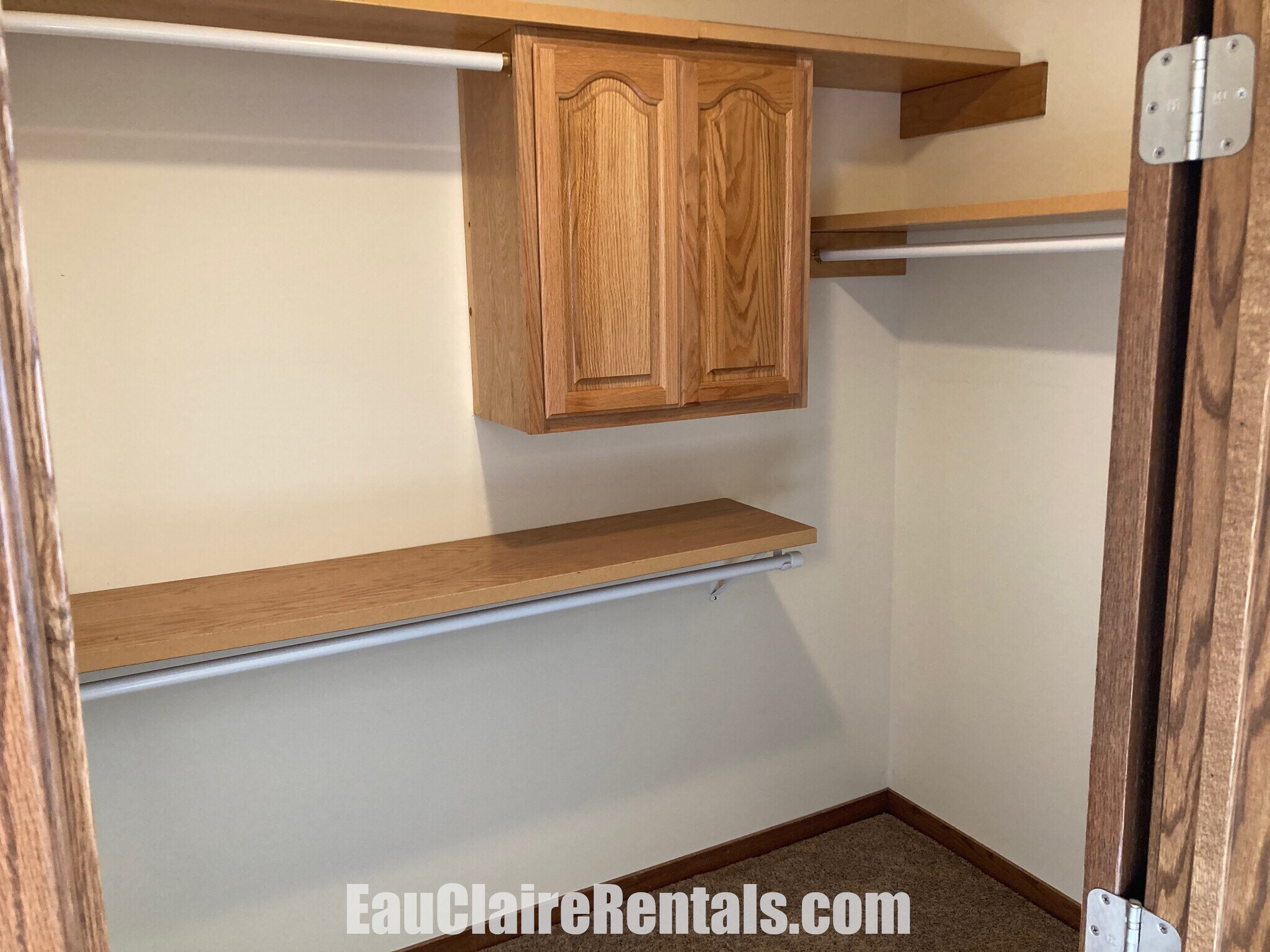 Walkin closet - 405 Wisconsin St
