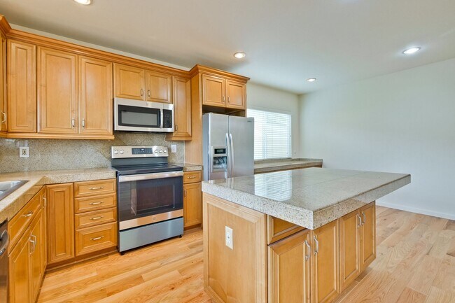 Building Photo - Nicely Refreshed Single Story 4 BR/2BA Great Location in Blossom Valley