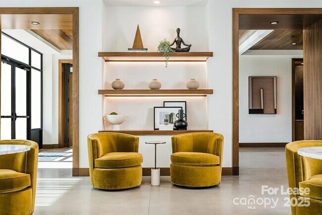 Building Photo - 4220 Colony Plz Dr