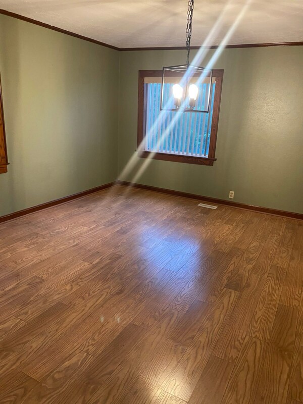 Building Photo - 1703 Skyline Heights
