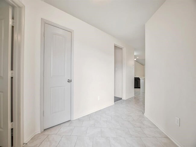 Building Photo - 7238 Basque Country Dr