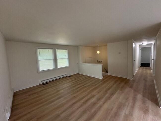Building Photo - 3 Bedroom House in Powhatan