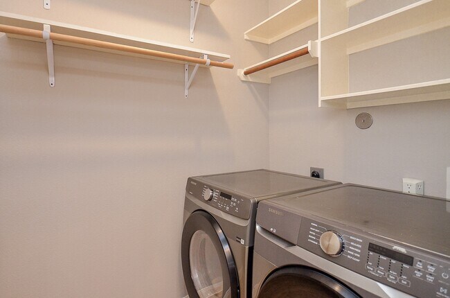 Building Photo - 5528 Gemstone Park Rd