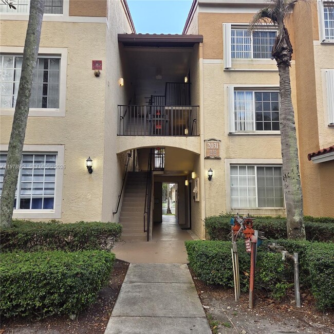 Building Photo - 2031 Renaissance Blvd