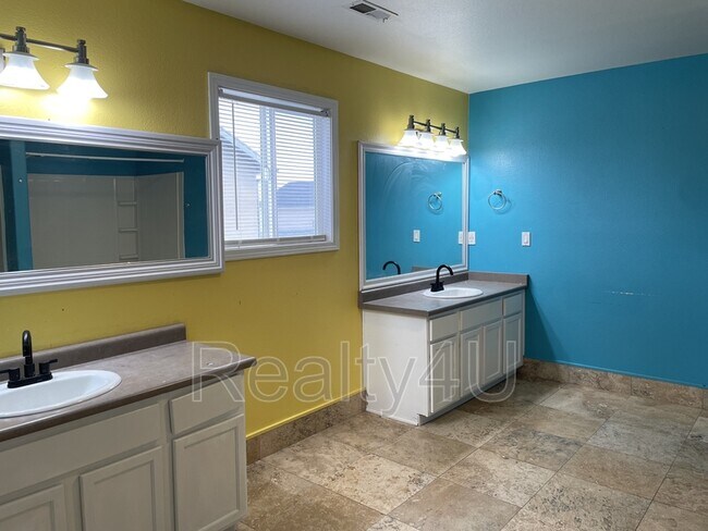 Building Photo - 2867 Willow Patch Rd