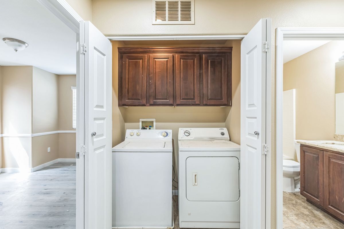 Building Photo - 8737 Brindisi Park Ave