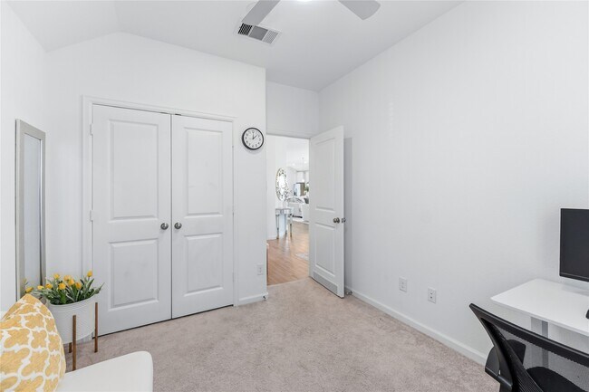 Building Photo - 30843 Boxwood Dr