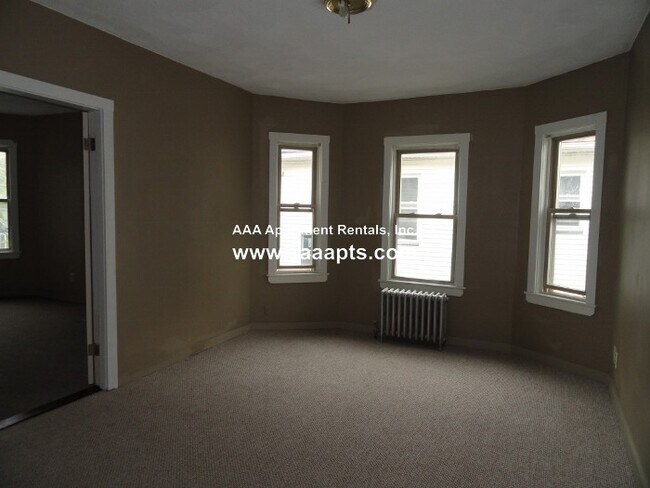 Building Photo - 108 Lyme St