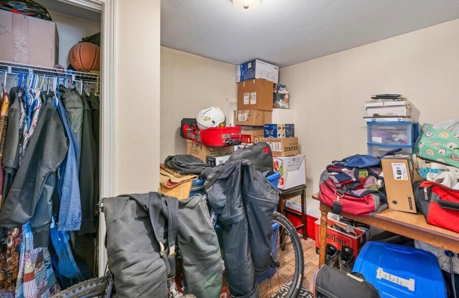 Building Photo - 106 Messer St