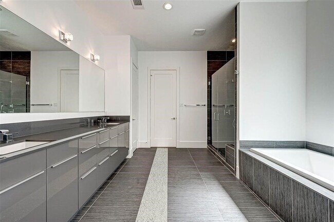 Building Photo - 14319 Shadow Garden Ln