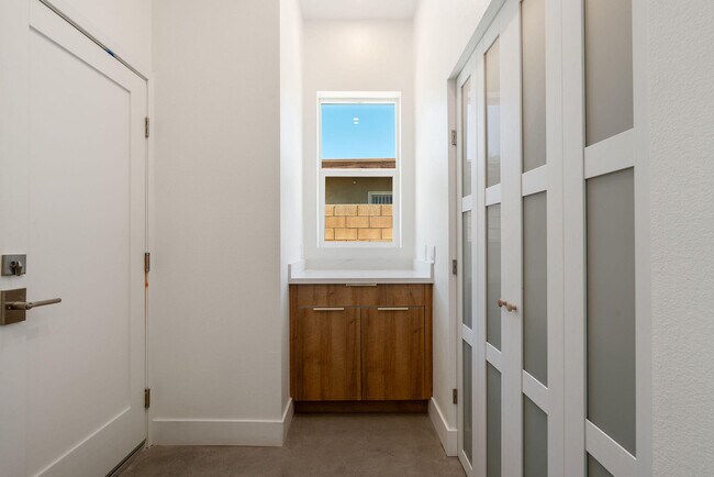 Building Photo - 416 Rosa Parks Rd