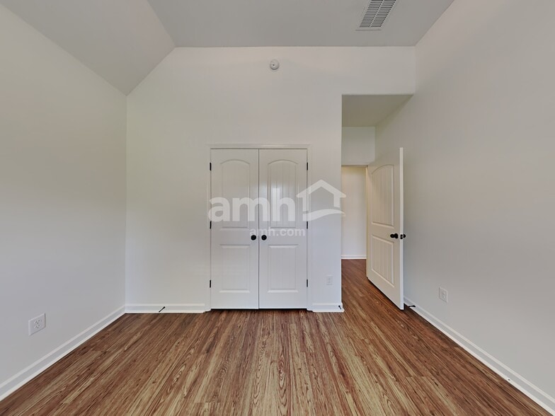 Building Photo - 10361 Cooper Ridge Cv