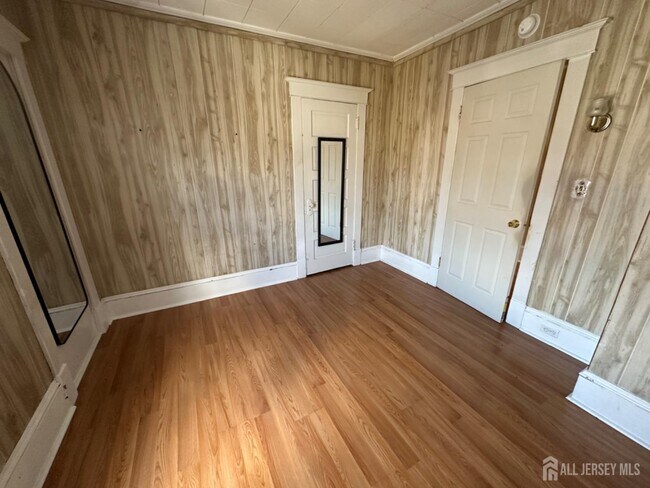 Building Photo - 151 N Broadway