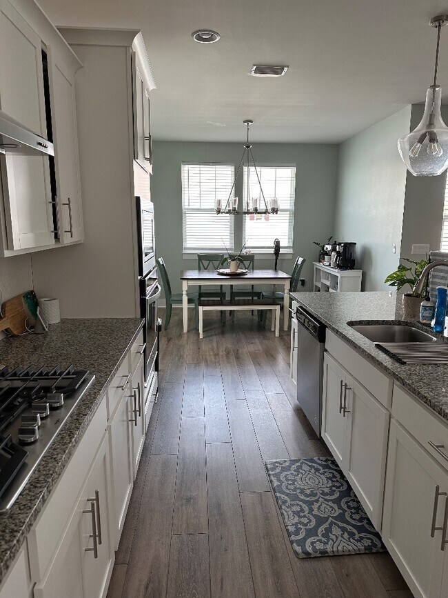 Building Photo - 409 Mill Point Ln