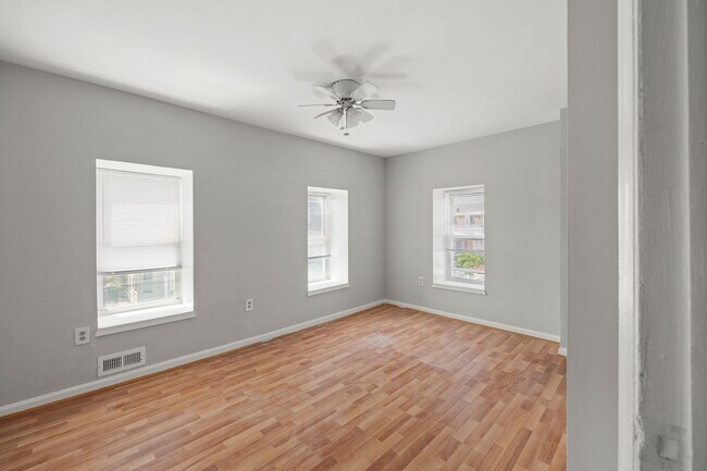 Building Photo - 4831 Longshore Ave