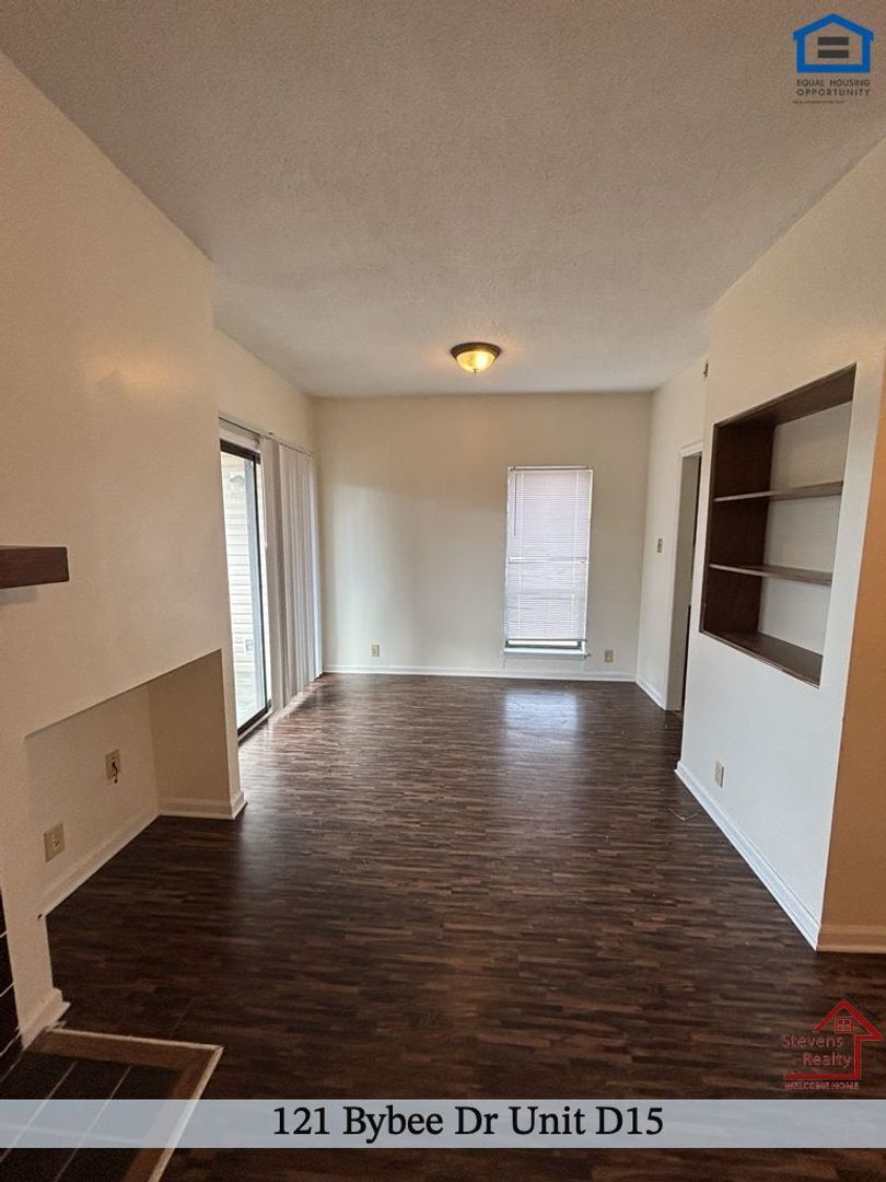 Building Photo - 121 Bybee Dr