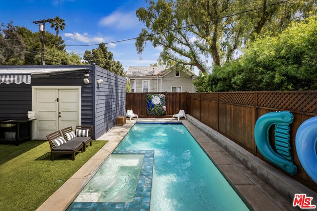 Building Photo - 201 S Ave 55