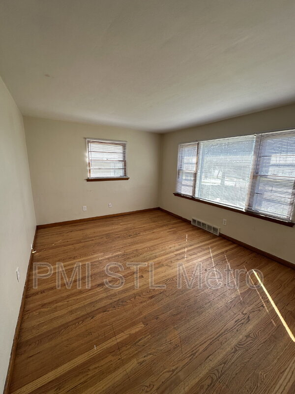 Building Photo - 6824 Larry Ln