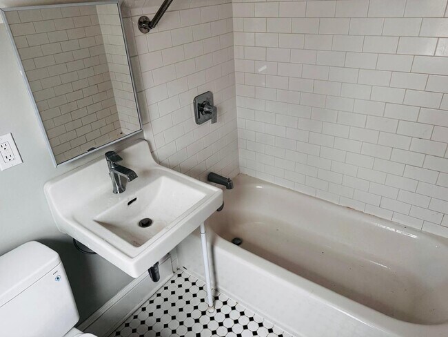 Building Photo - Studio Apartment on Linden Lane – Walk to Downtown Princeton