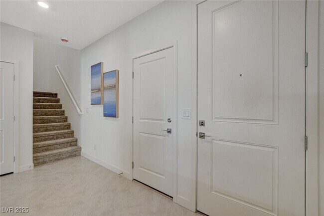 Building Photo - 1561 Crowned Eagle St