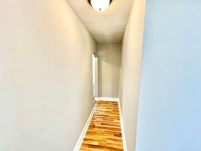 Building Photo - Cute 3 Bed 1 Bath Home Near UNCG!!