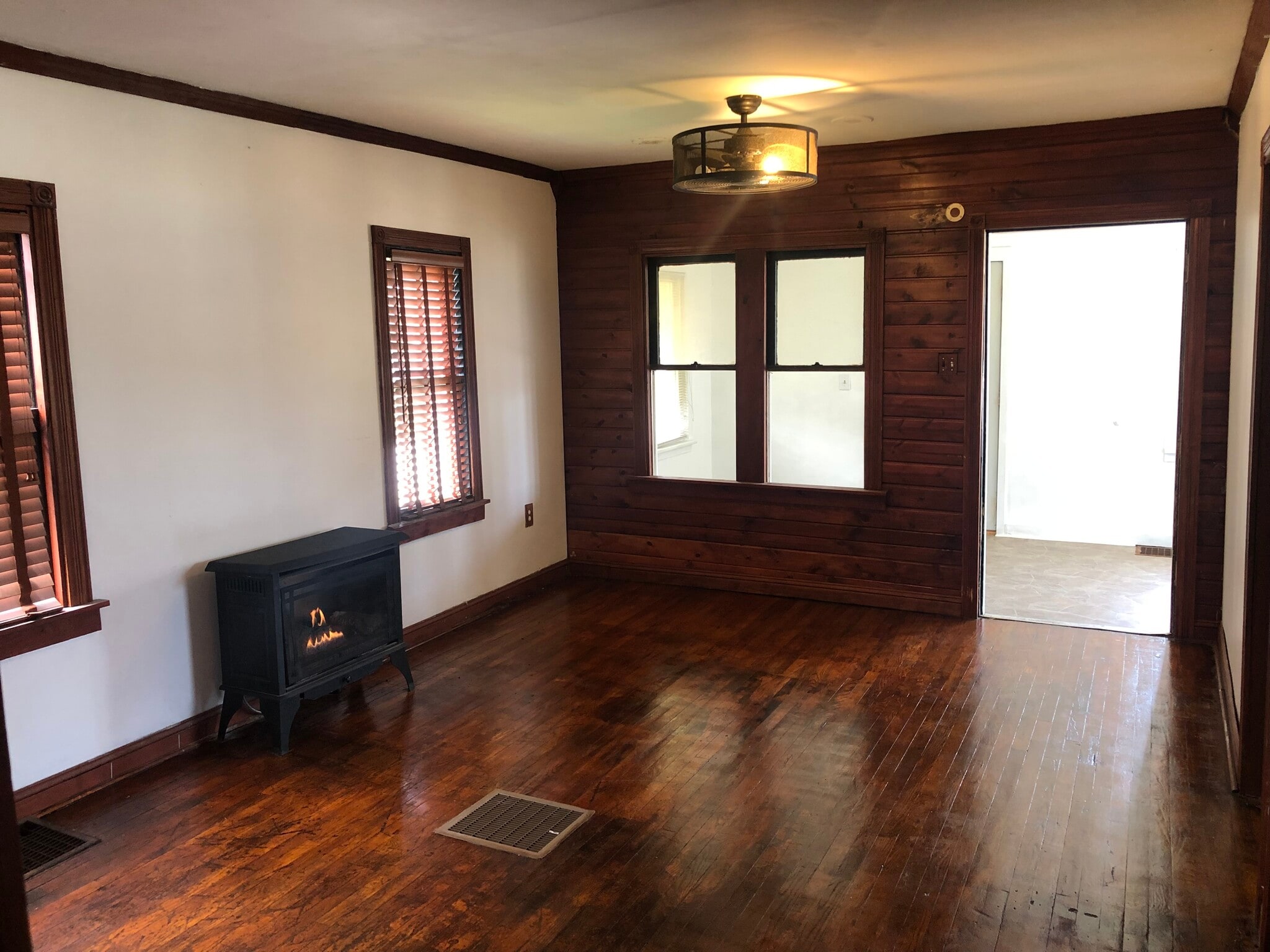 Living room - 14607 Hoyne Ave