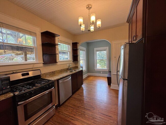 Building Photo - 1721 N 16th Ave