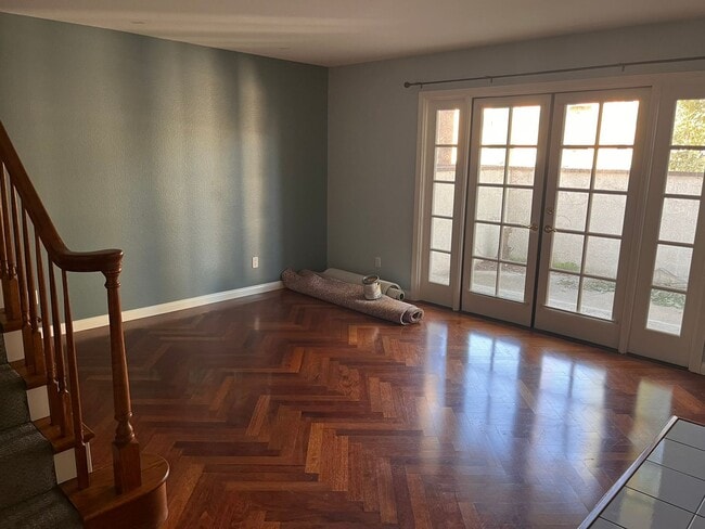 Building Photo - Canyon Crest 3bd/2.5ba Townhouse