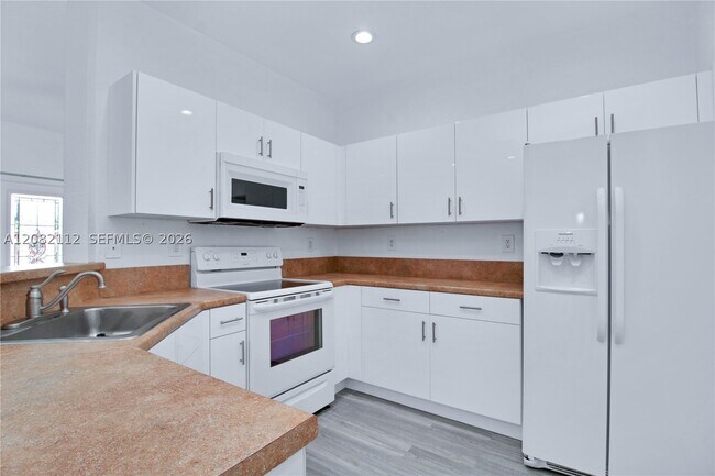 Building Photo - 5603 Polk St