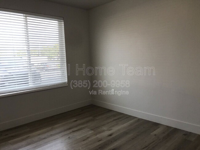 Building Photo - 2874 Kiesel Ave