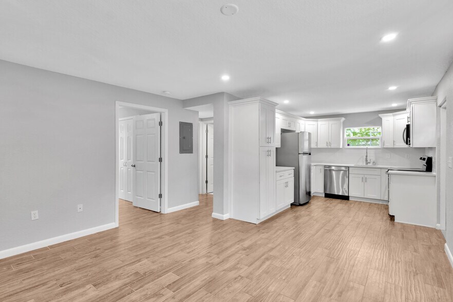 Building Photo - 2223 Gordon St