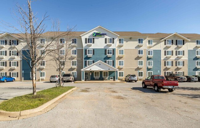 Building Photo - 2638 W Old Farmington Rd