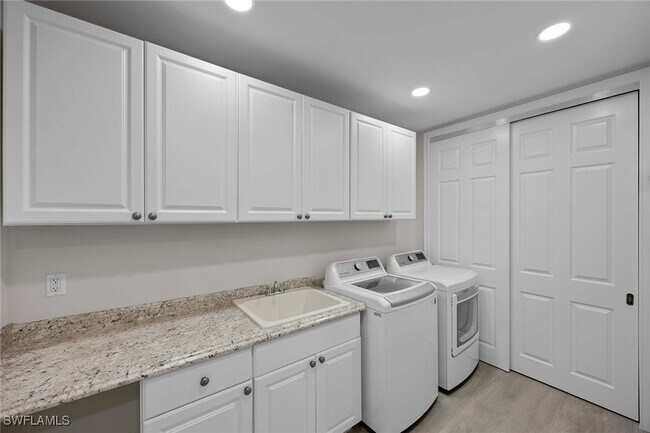 Building Photo - 6438 Legacy Cir