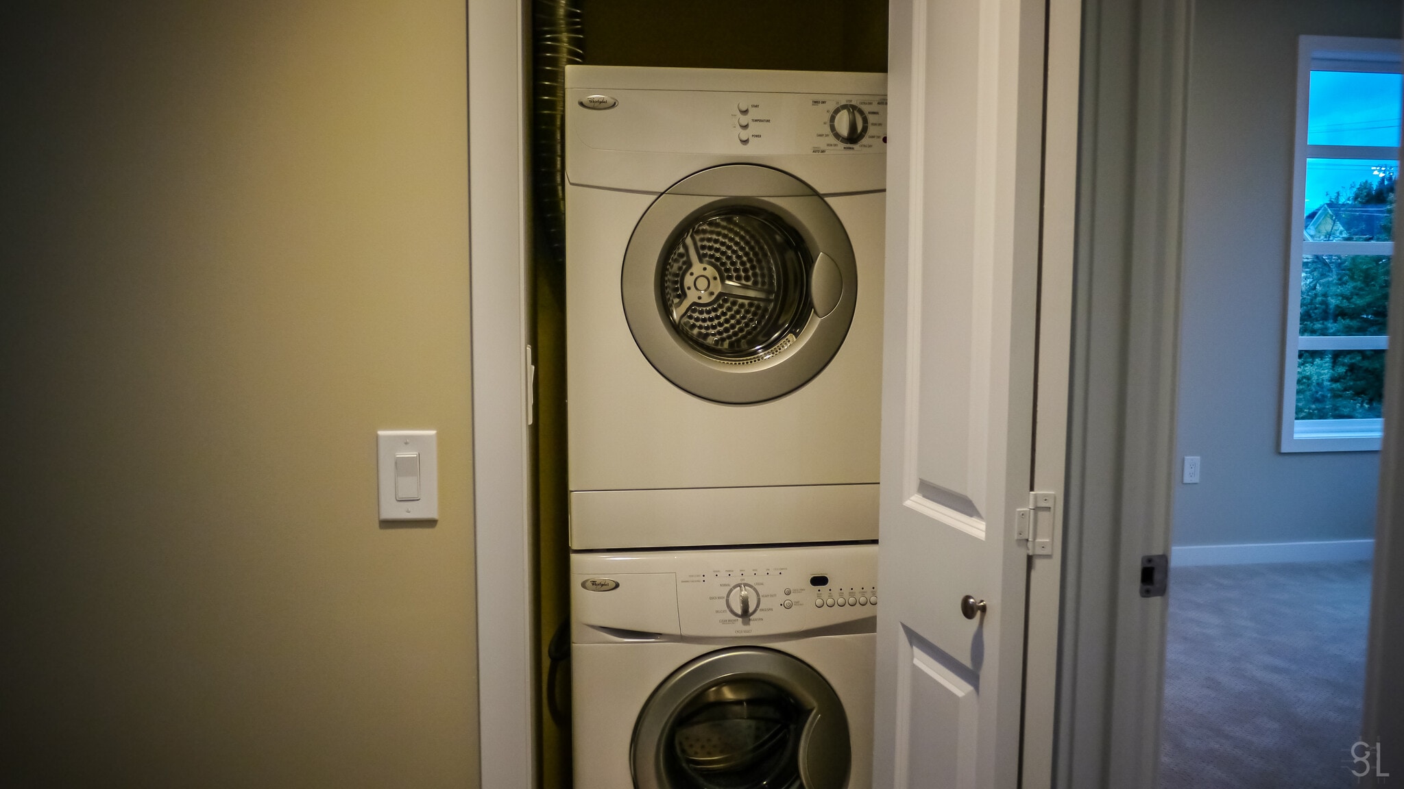 Building Photo - 2215 E John St