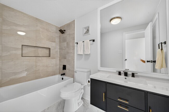 Building Photo - 7447 Cambridge St