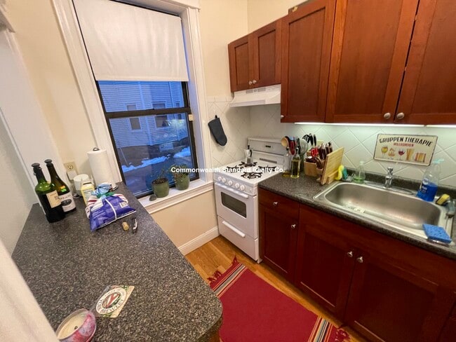 Building Photo - 76 Quint Ave