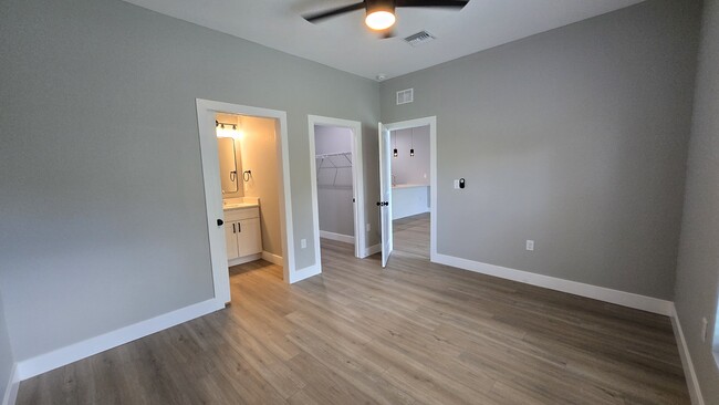 Master Bedroom - 12390 Buffing Rd