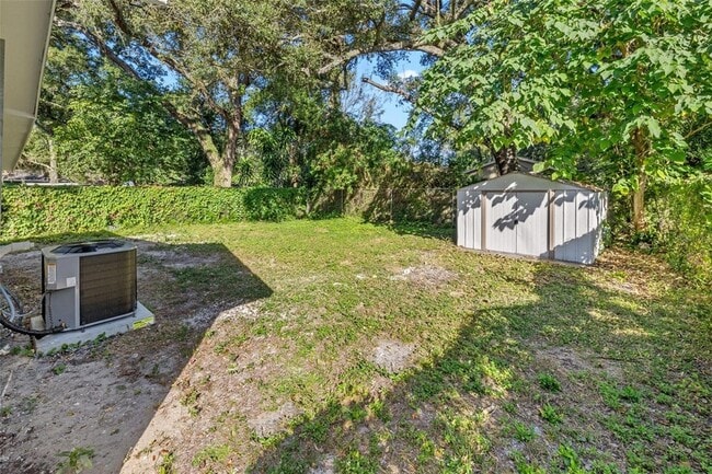 Building Photo - 1606 E Osborne Ave