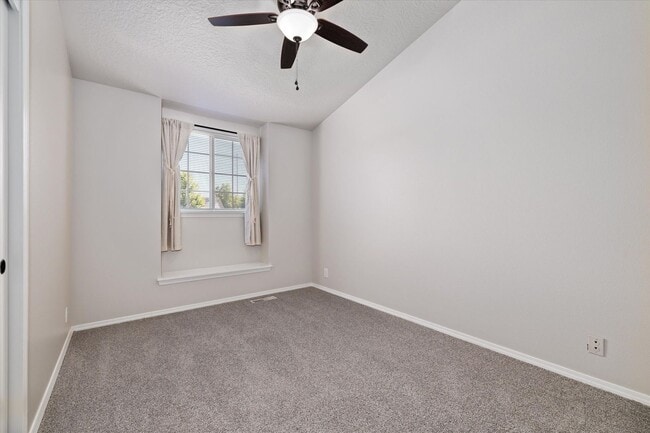 Building Photo - Beautifully Updated 4-Bedroom Home with 3-...
