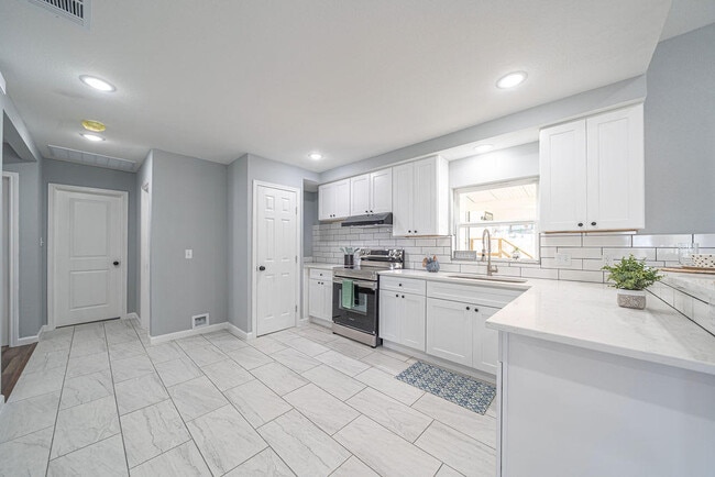 Building Photo - 474 Ridge Haven St